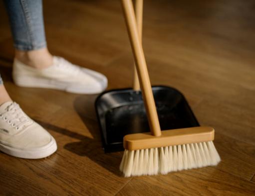 Criando uma Rotina de Limpeza para o seu Escritório em Casa