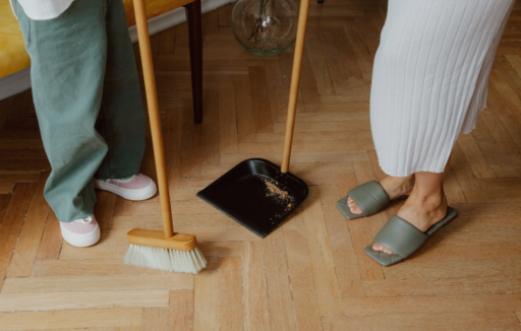 Truques simples de limpeza para quartos para proprietários ocupados